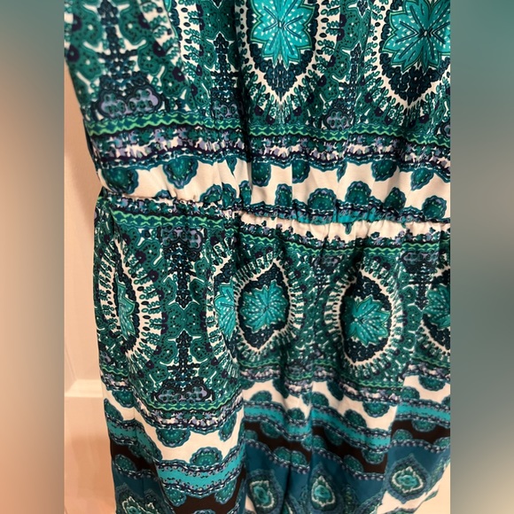Chiffon romper with green& blue design and black lace back detail - Picture 4 of 9